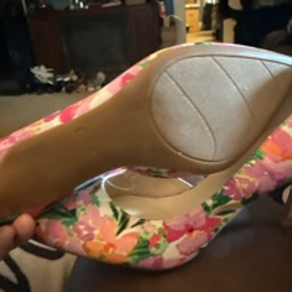 Women's Nine West Floral Print Heels Size Unknown Pink Multi-color - Picture 3 of 3